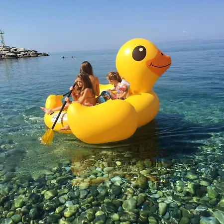 Chic Seaside In - 60 Sqm - Sea View