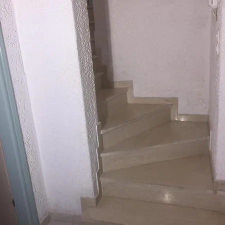 Chic Seaside In - 60 Sqm - Sea View 아파트 Akrogiali