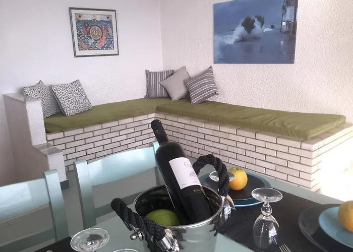 Chic Seaside In - 60 Sqm - Sea View Akrogiali