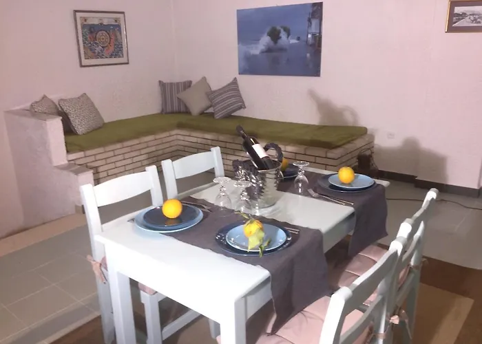 Chic Seaside In - 60 Sqm - Sea View Apartamento Akrogiali
