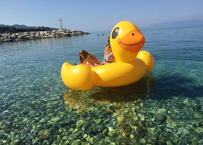 Chic Seaside In - 60 Sqm - Sea View Apartman