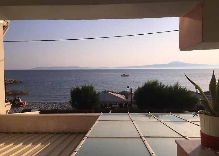 Chic Seaside In - 60 Sqm - Sea View Apartamento Akrogiali